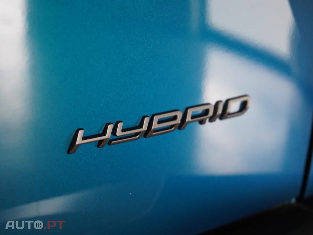 Peugeot 2008 1.2 Hybrid Allure e-DCS6