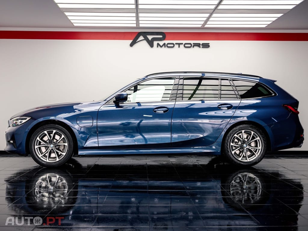 BMW 330 e Touring Line Sport Auto