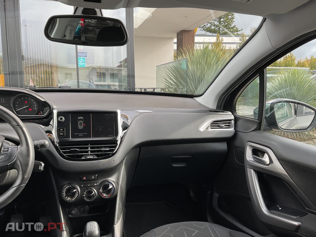 Peugeot 2008 1.2 PureTech Style