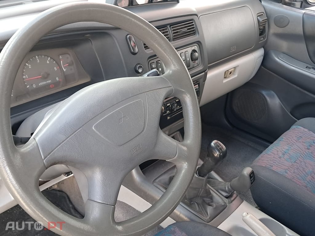 Mitsubishi Pajero Sport 2.5 TD GLS