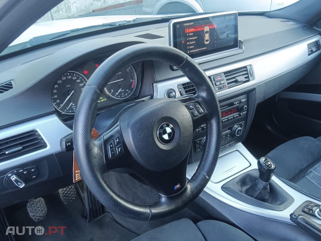 BMW 318 d Touring Navigation Sport