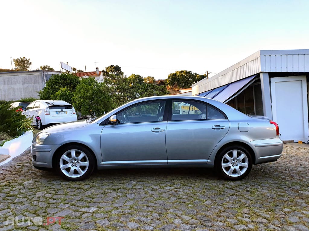 Toyota Avensis 2.0 D-4D Sol