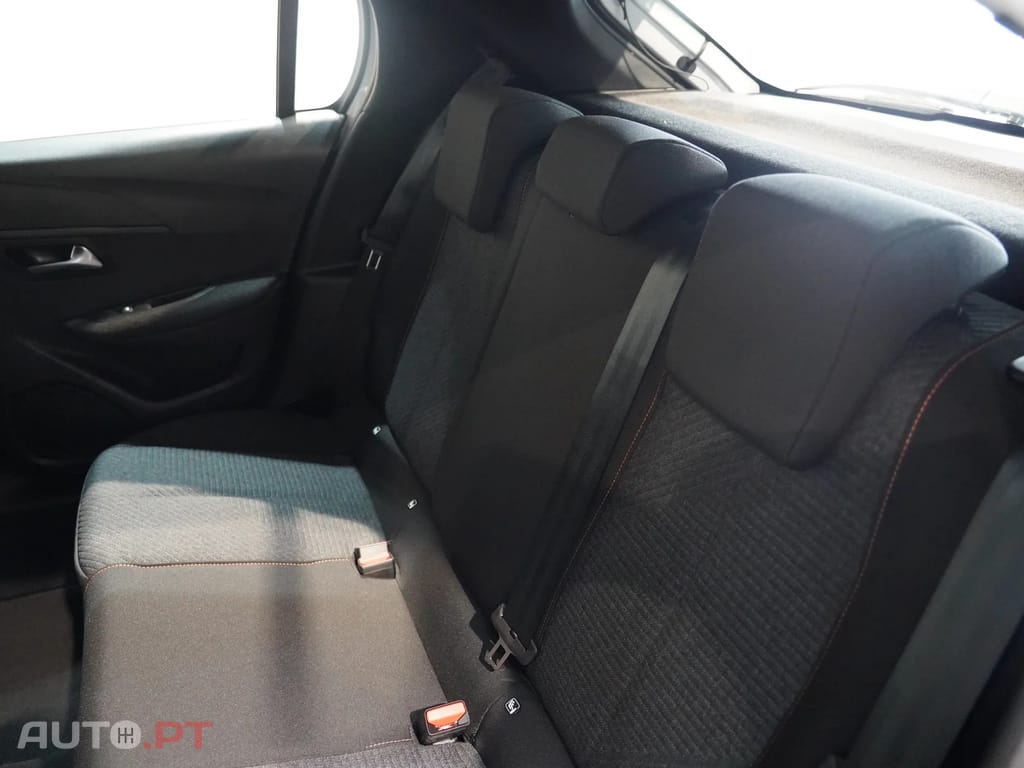 Peugeot 208 1.2 Hybrid Style e-DCS6