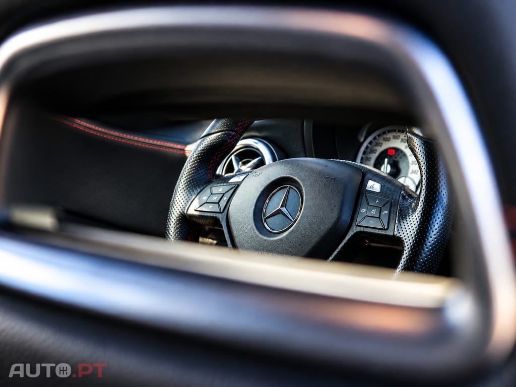 Mercedes-Benz A 200 AMG LINE