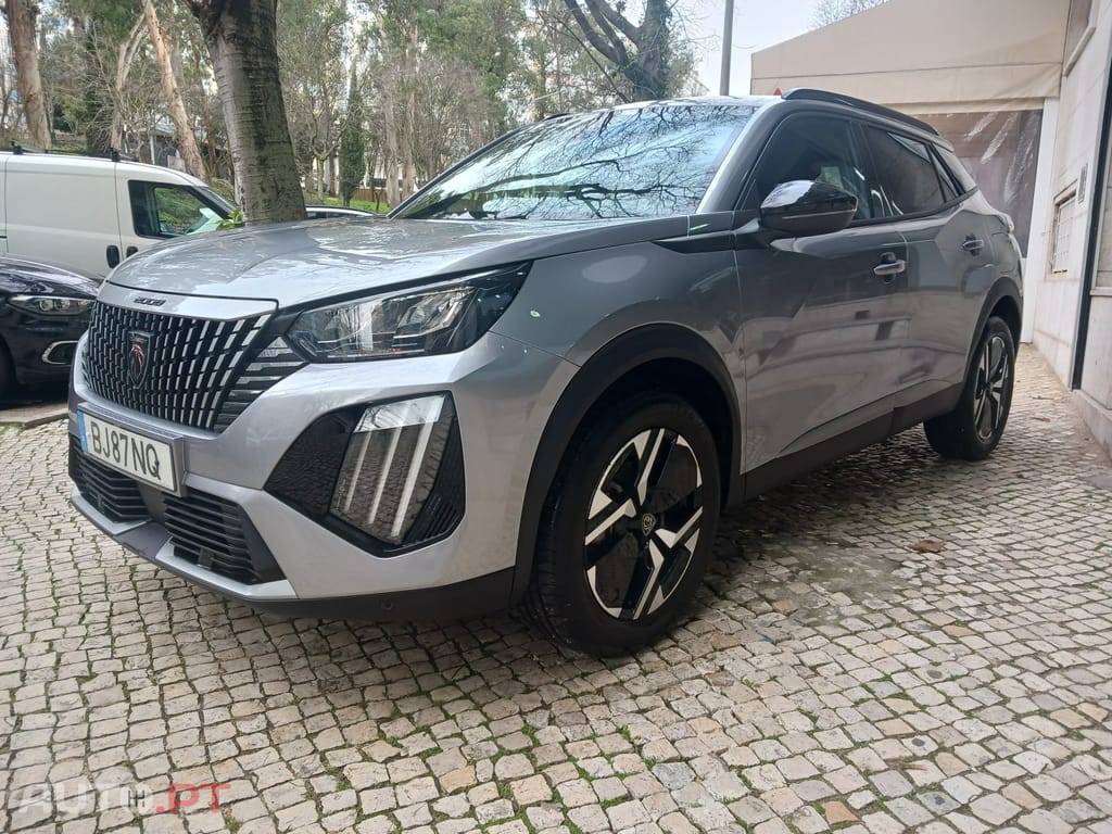 Peugeot 2008 1.2 PureTech Allure EAT8