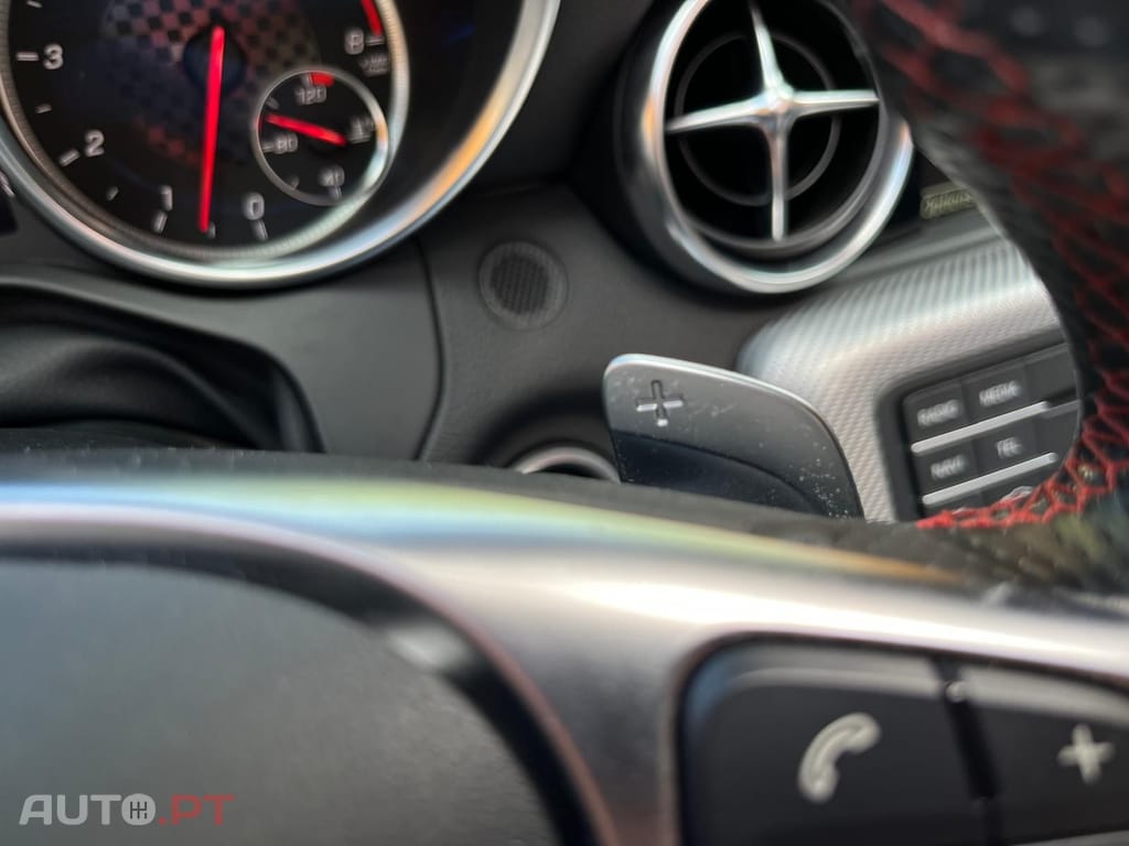 Mercedes-Benz SLC V6