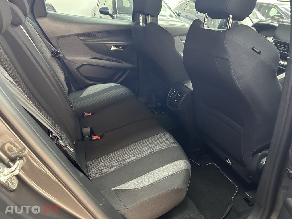 Peugeot 3008 1.2 PureTech Allure EAT8