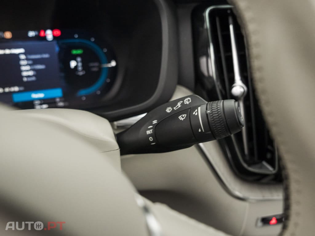 Volvo XC60 2.0 T6 PHEV Core AWD