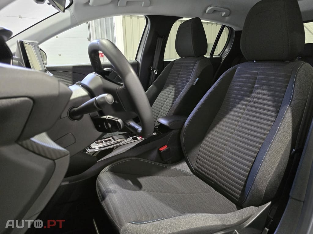 Peugeot E-208 50 kWh Style