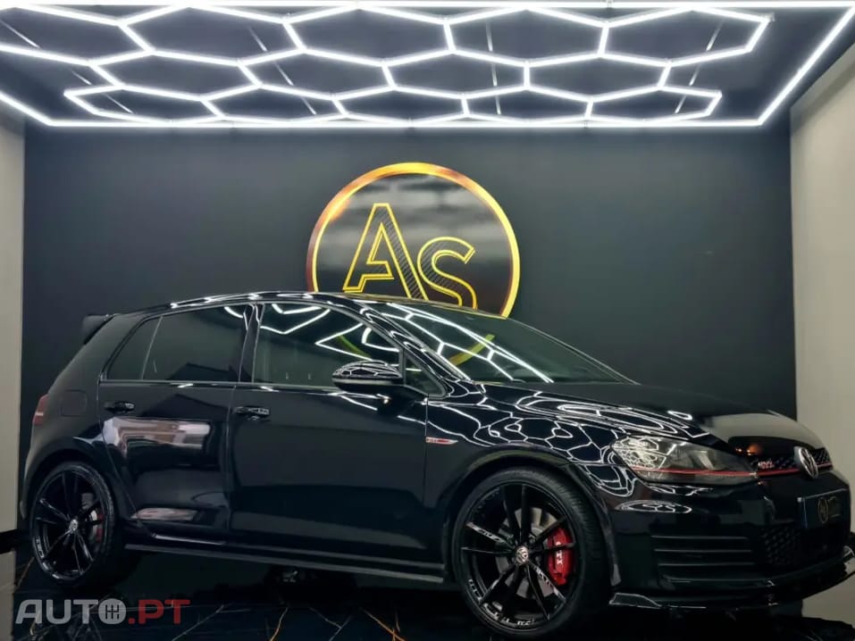 Volkswagen Golf VII GTI PERFORMANCE