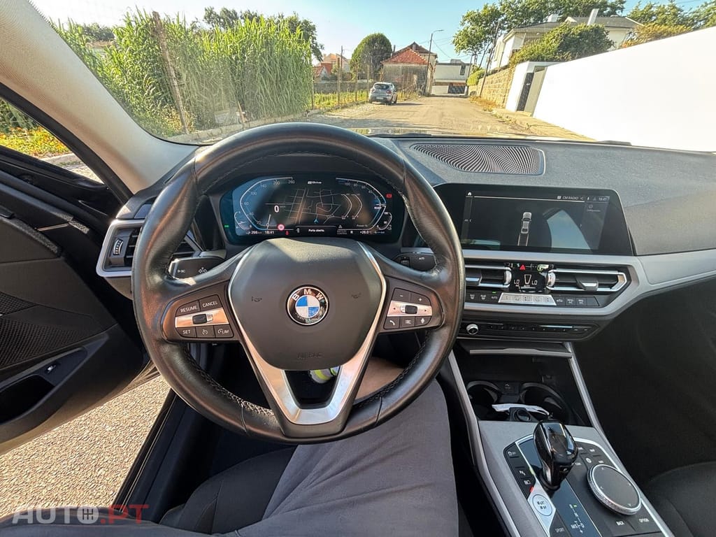 BMW 330 e Touring Corporate Edition Auto