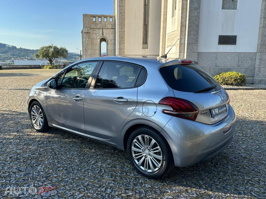 Peugeot 208 1.5 BlueHDi Signature