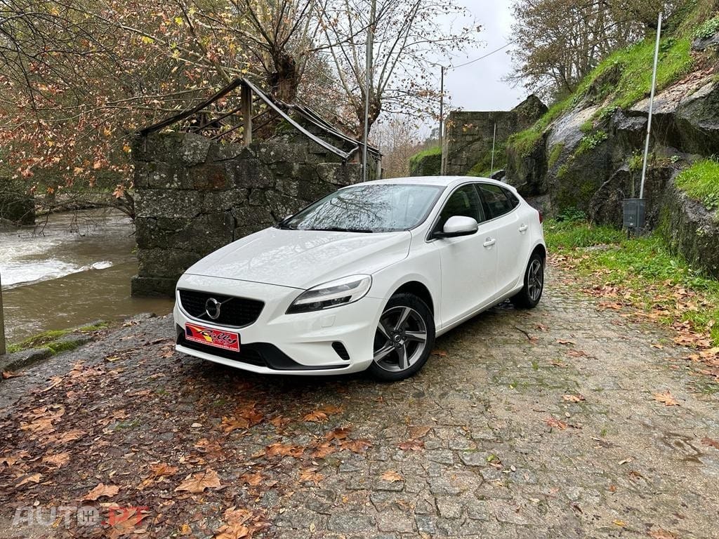 Volvo V40 2.0 D3 R-Design