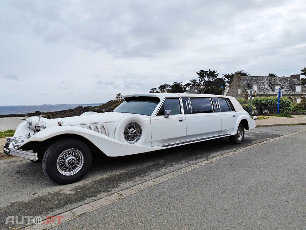 Lincoln Town Car Excalibur