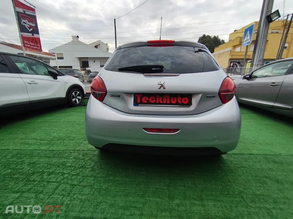 Peugeot 208 1.6 BlueHDi Style