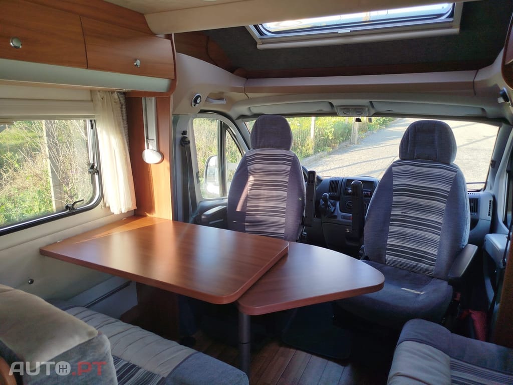 Knaus Südwind Sky wave.  Cama basculante E SUÍTE