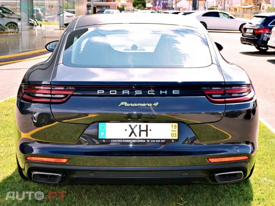 Porsche Panamera 4 E-Hybrid