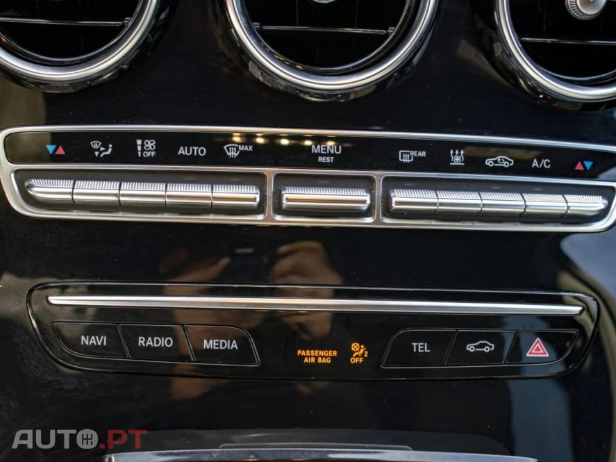 Mercedes-Benz C 300 de AMG Line Night Edition Station