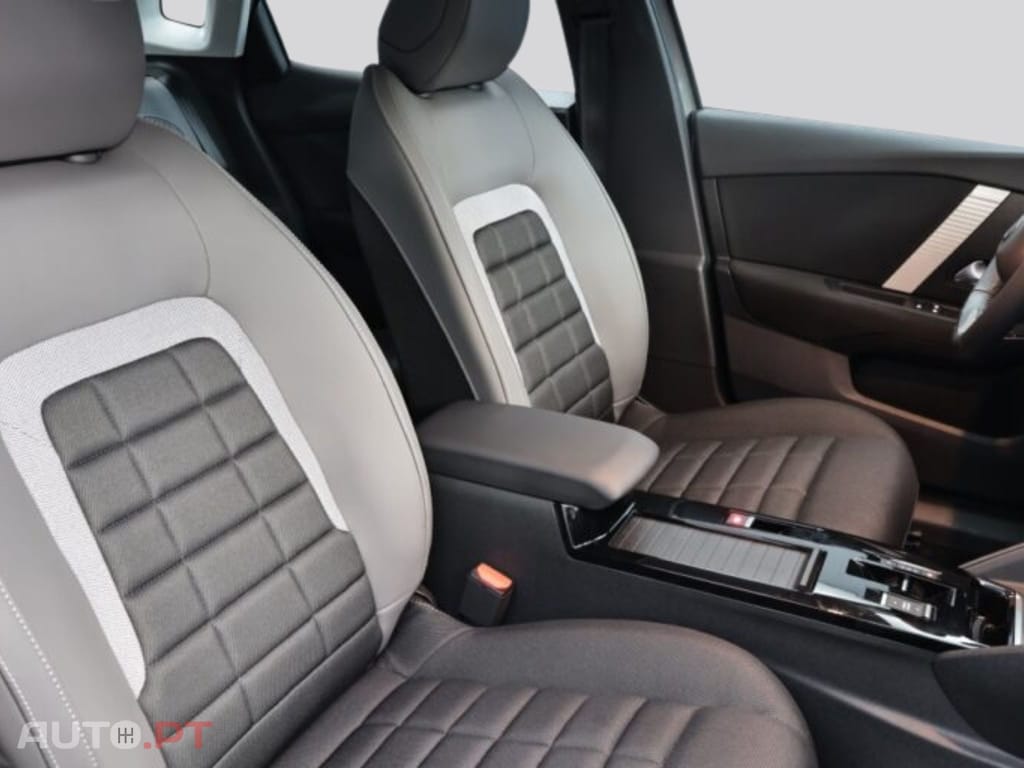 Citroen C4 X 1.2 Hybrid Plus e-DSC6 I.V.A DEDUTIVEL