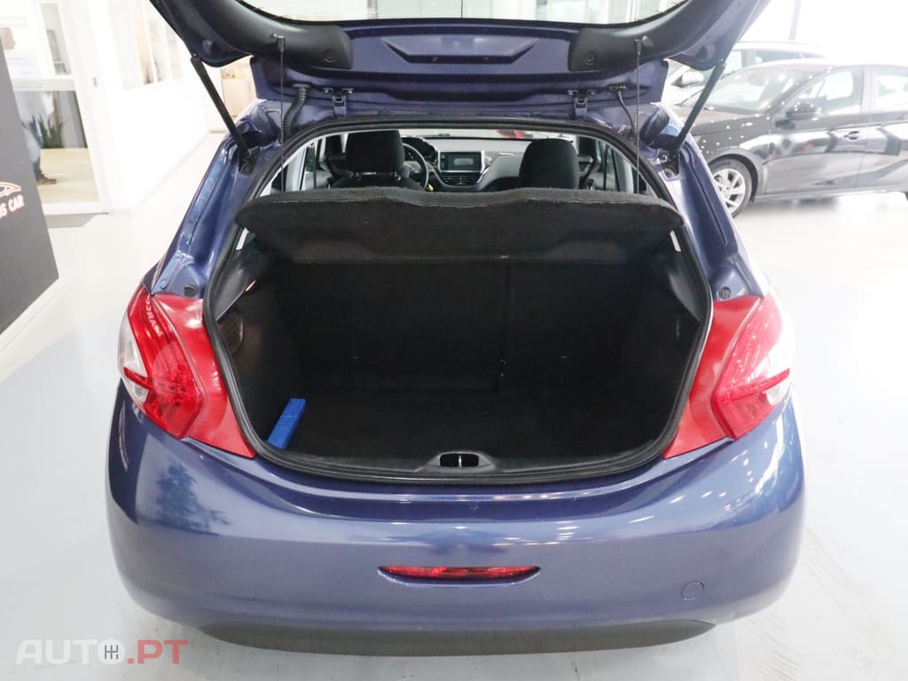 Peugeot 208 1.4 HDi Active — fotografia 14