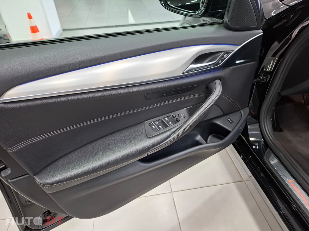 BMW 520 Luxury Line Auto