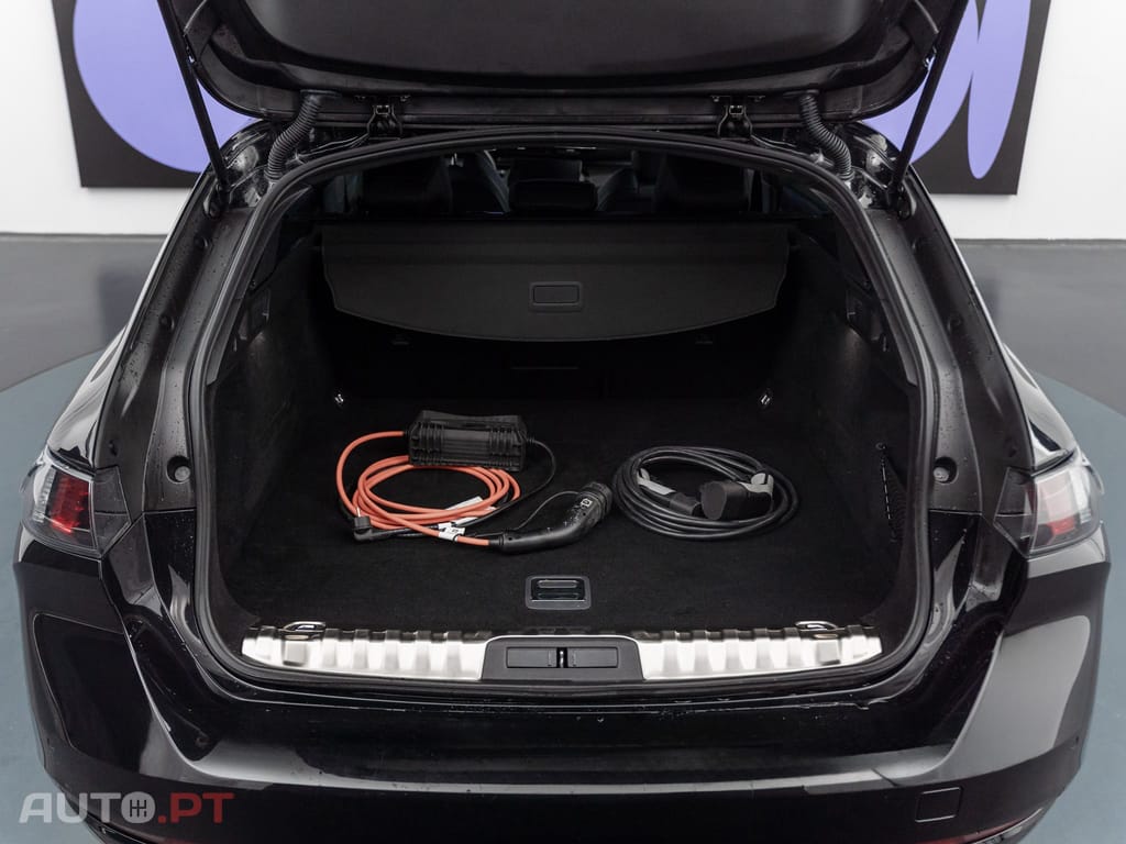 Peugeot 508 SW 1.6 Hybrid Allure e-EAT8 — fotografia 11