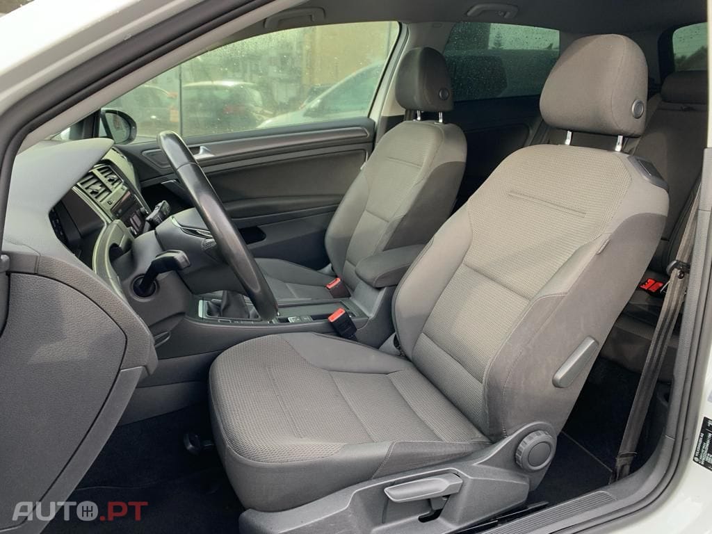 Volkswagen Golf 1.6 TDI R-Line