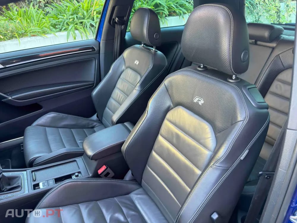 Volkswagen Golf R 4Motion (BlueMotion )
