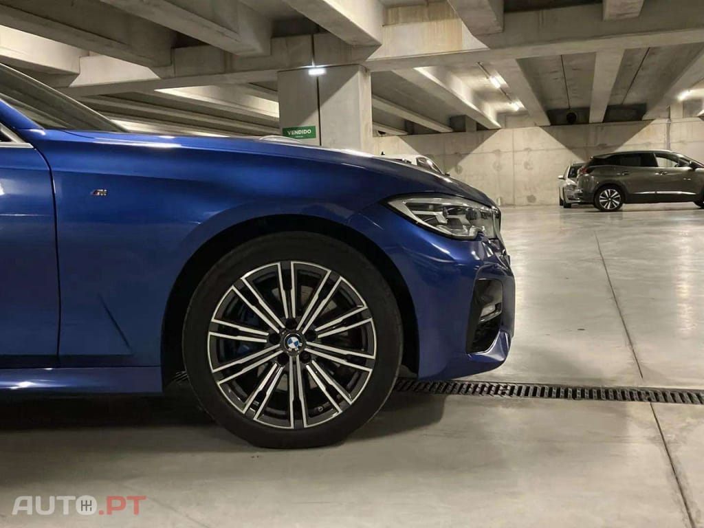 BMW 330 e Pack Desportivo M Auto