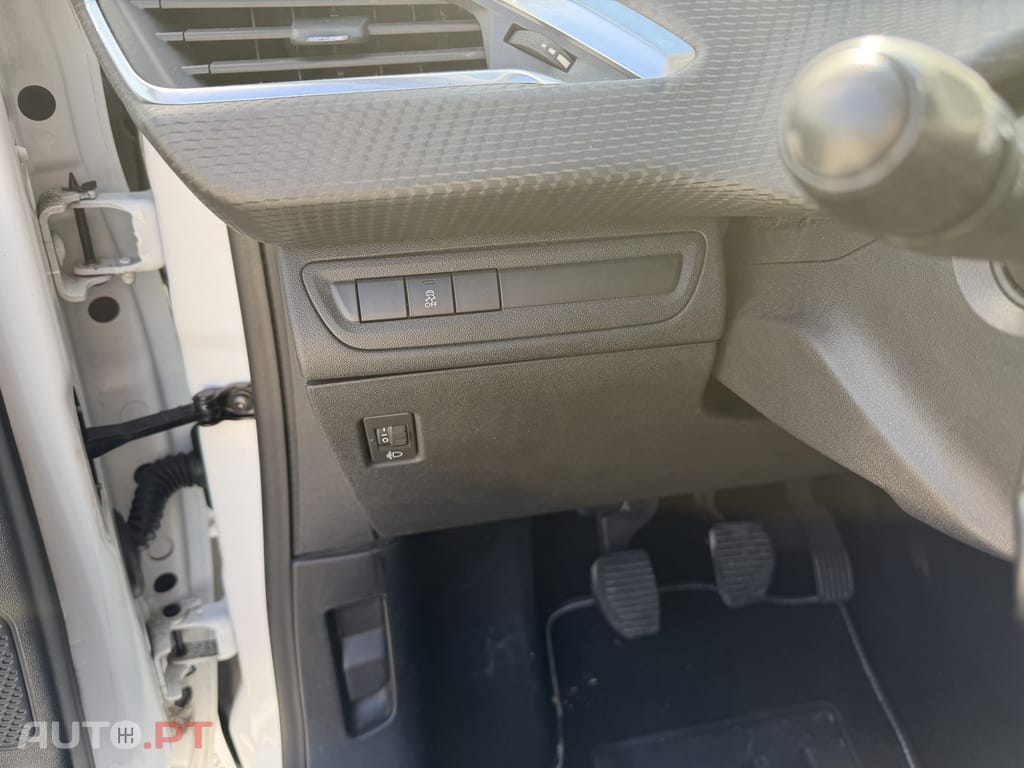Peugeot 208 1.6 e-HDi Active