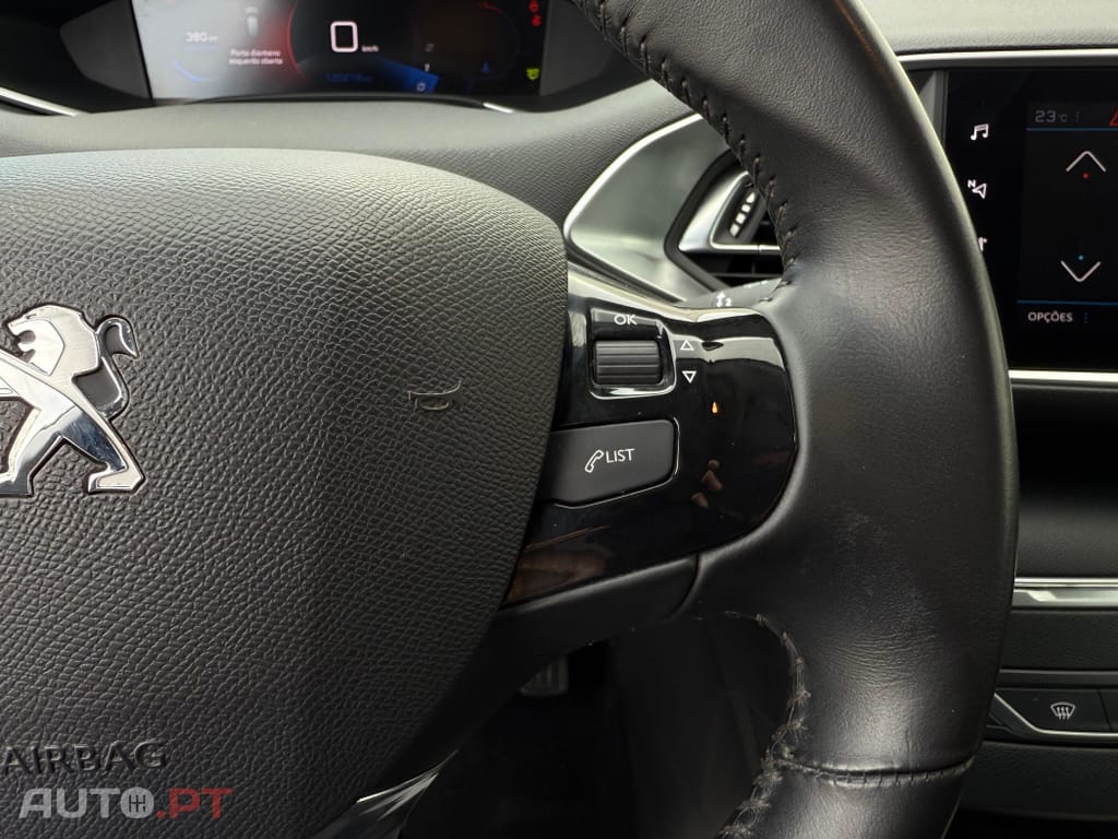Peugeot 308 1.5 BlueHDi Style J17