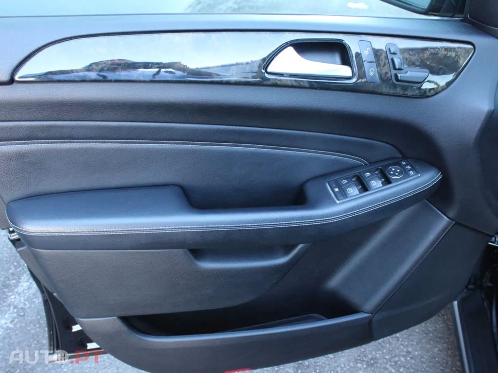 Mercedes-Benz ML 350 BlueTEC — fotografia 9