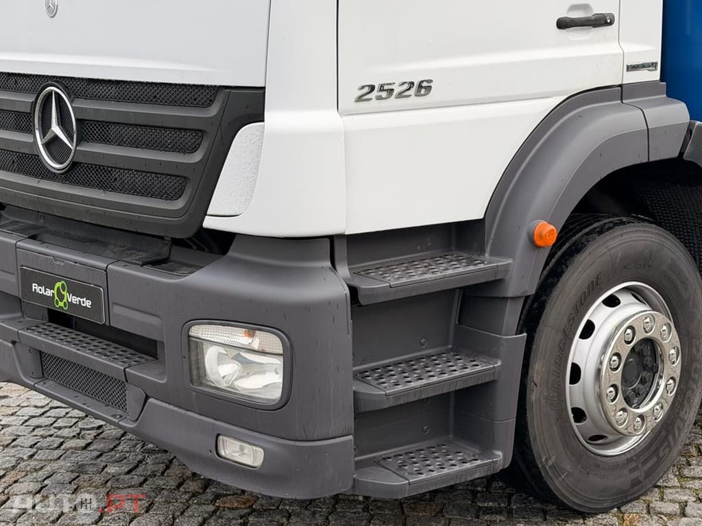 Mercedes-Benz 280 ESTRADO DE 8700 mm