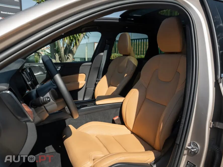 Volvo XC60 T8 AWD Recharge Ultimate Bright