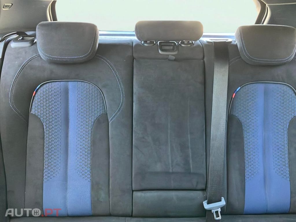 BMW 118 i Pack Desportivo M Auto