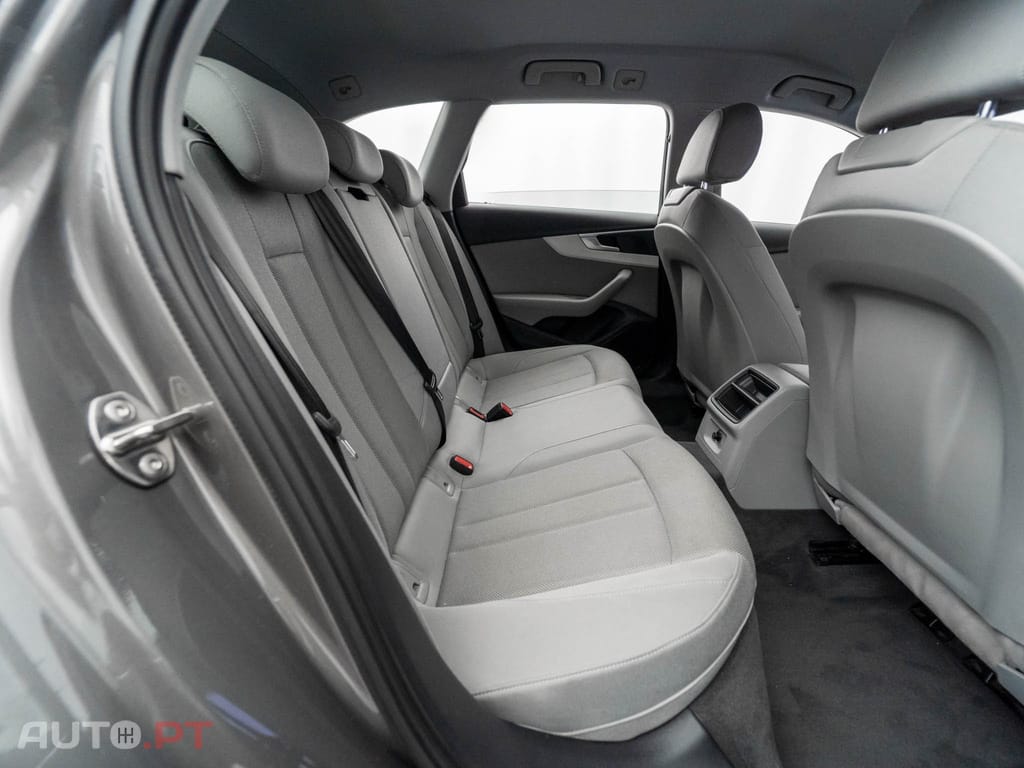 Audi A4 Avant 35 TDI S tronic