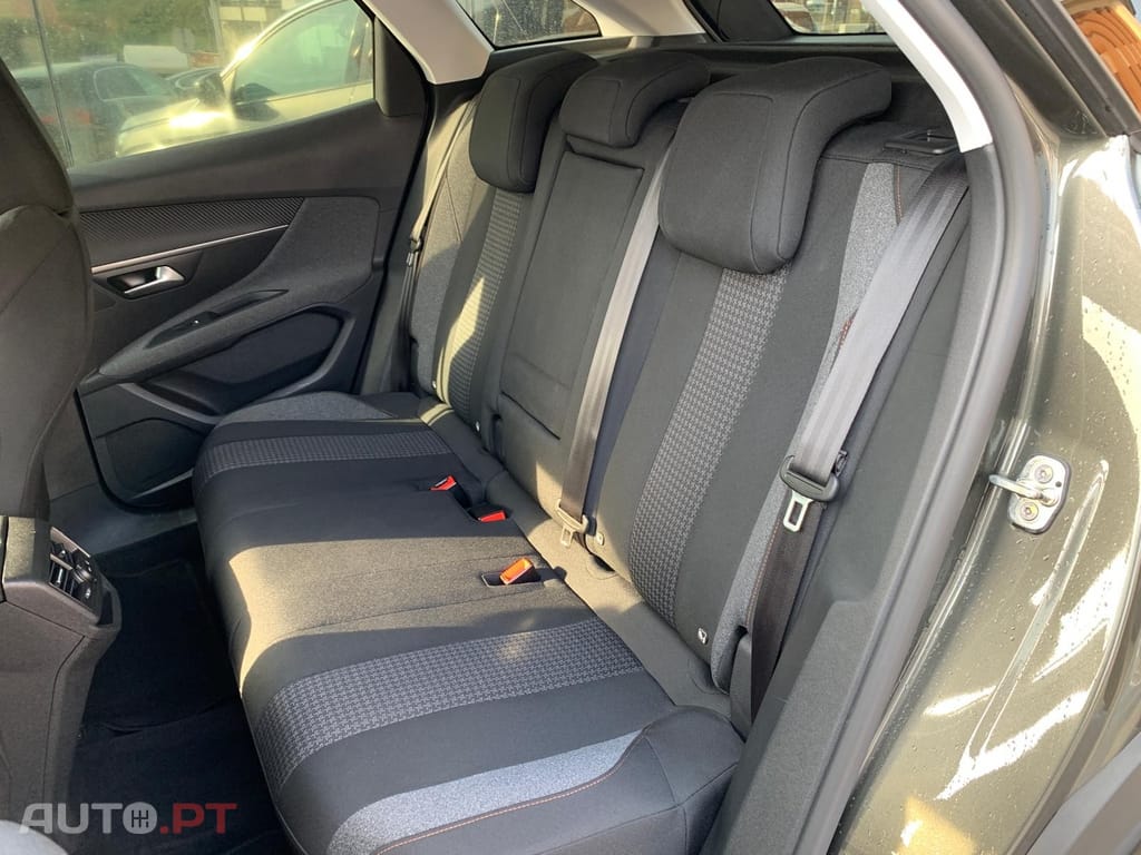 Peugeot 3008 1.5 BlueHDi Active