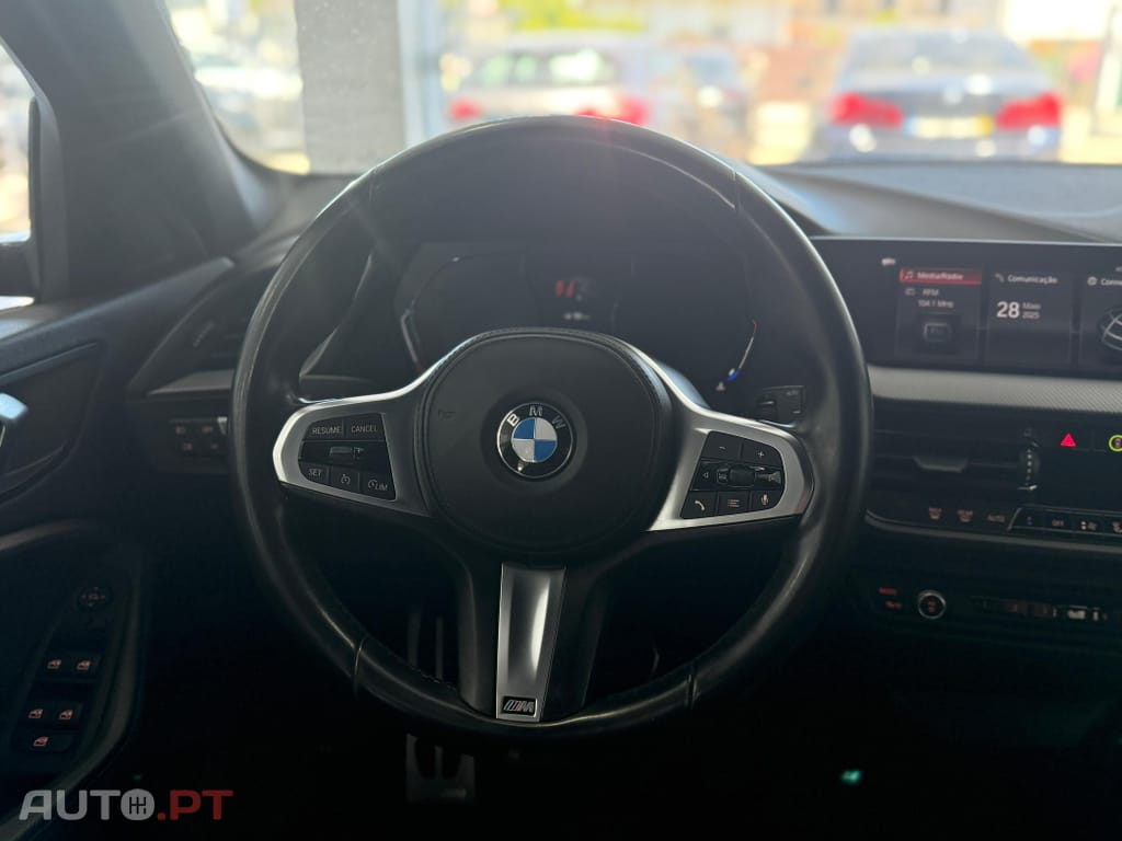 BMW 118 i Pack Desportivo M Auto