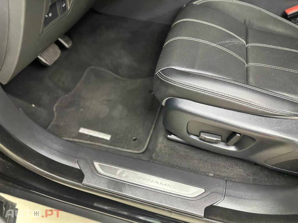 Land Rover Velar 2.0 D R-Dynamic S