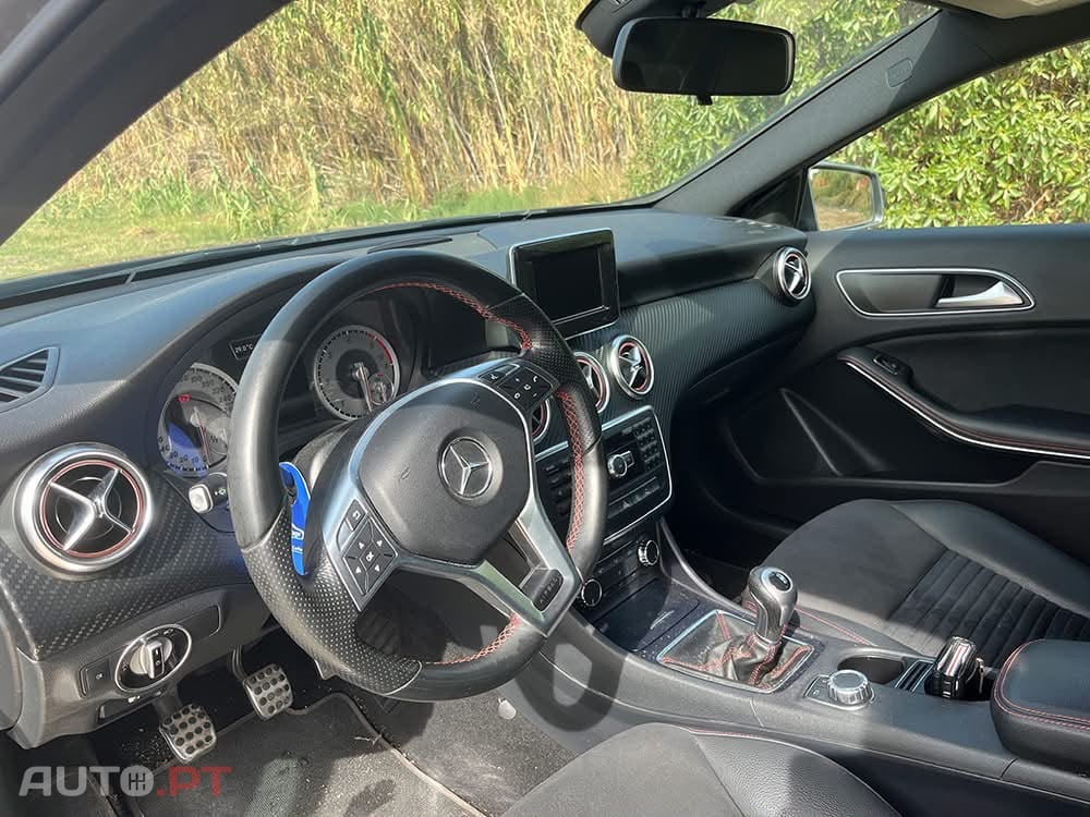 Mercedes-Benz A 180 AMG Line