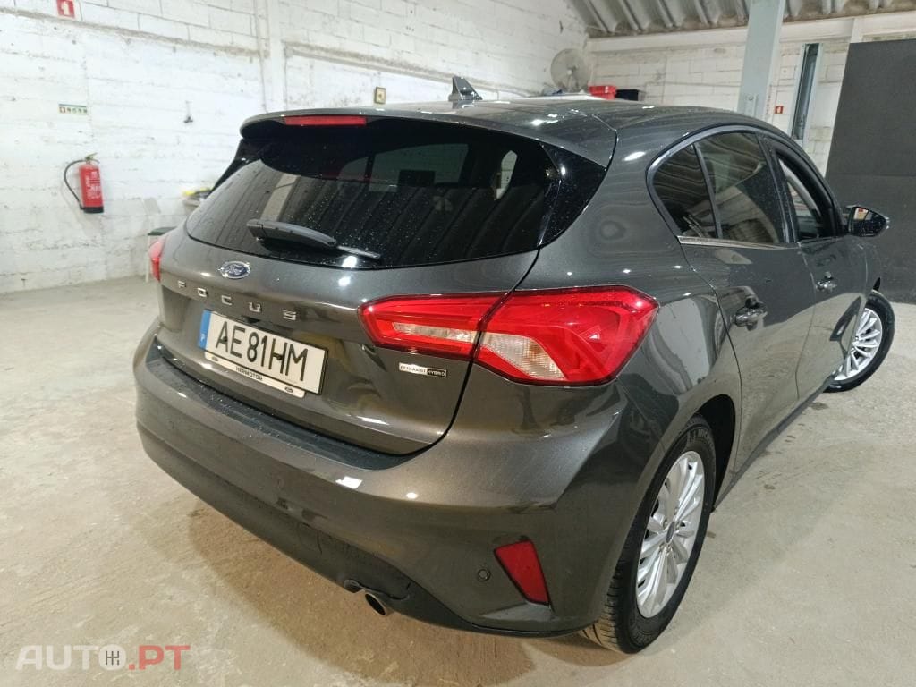 Ford Focus 1.0 EcoBoost MHEV Titanium