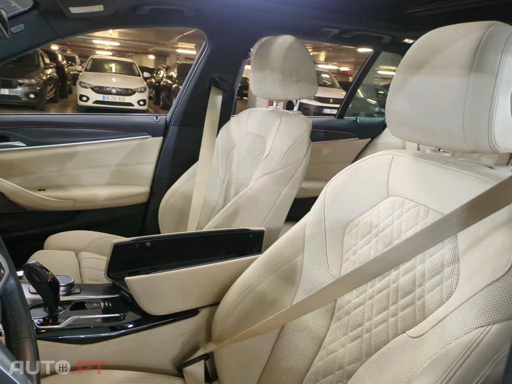 BMW 520 d Pack Desportivo M Auto