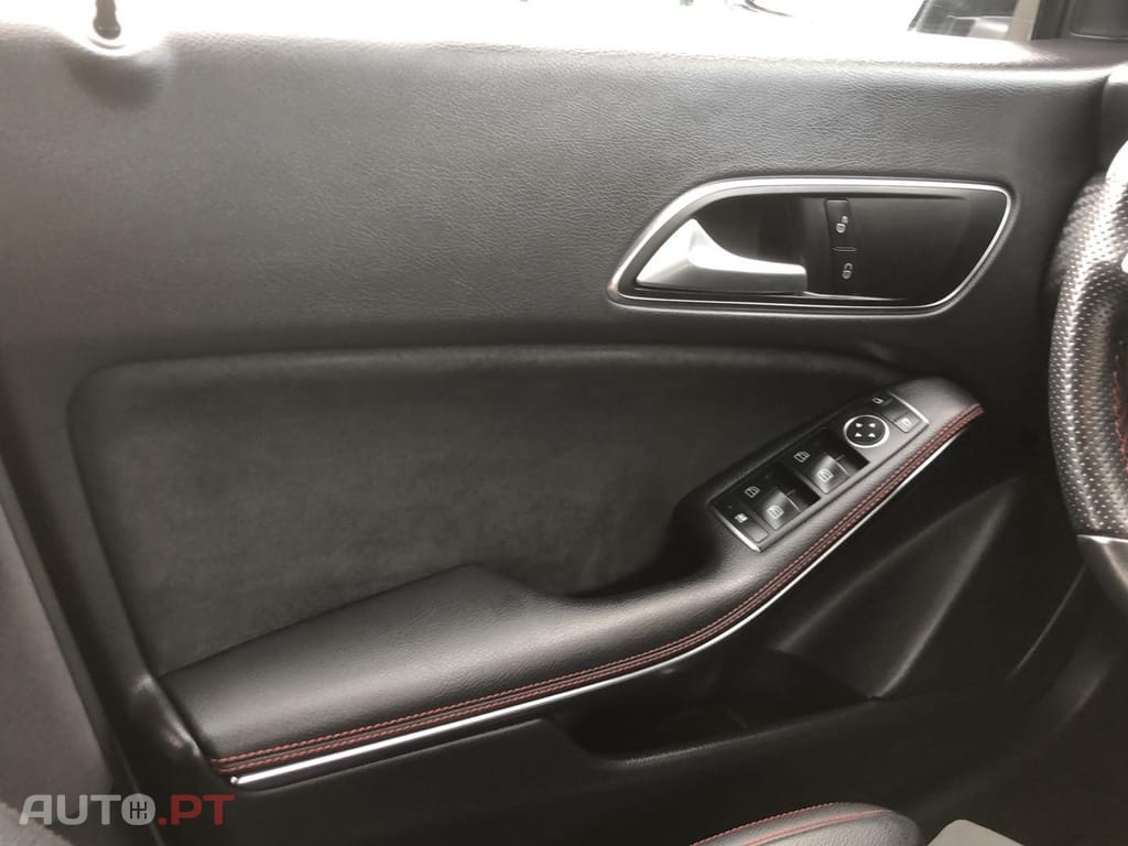 Mercedes-Benz CLA 200 AMG