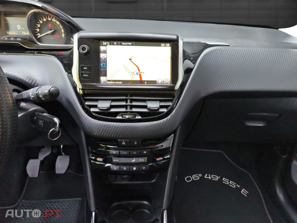 Peugeot 2008 1.2 PureTech Crossway