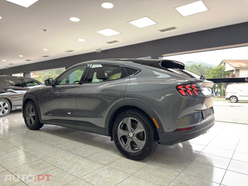 Ford Mustang Mach-E Premium AWD