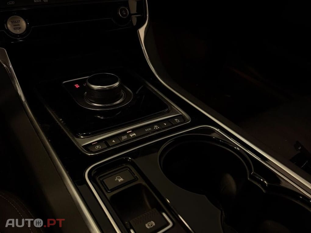 Jaguar XE 2.0 D Prestige Aut.