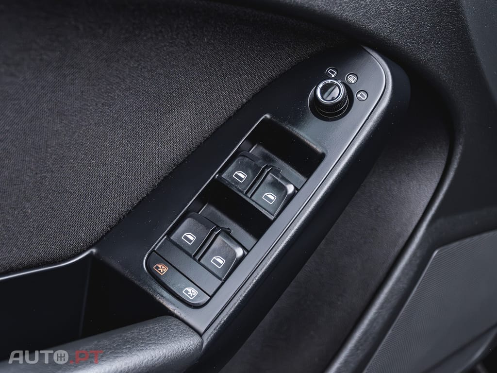Audi A4 2.0 TDi Look RS4