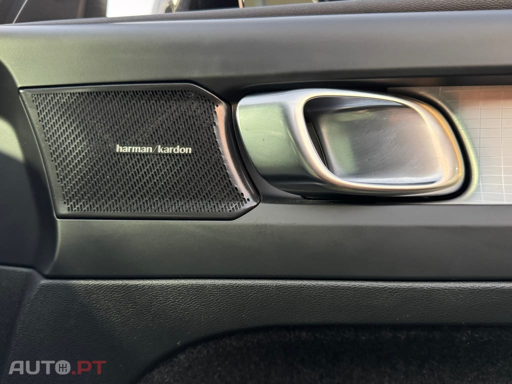 Volvo XC40 1.5 T4 PHEV Plus Dark