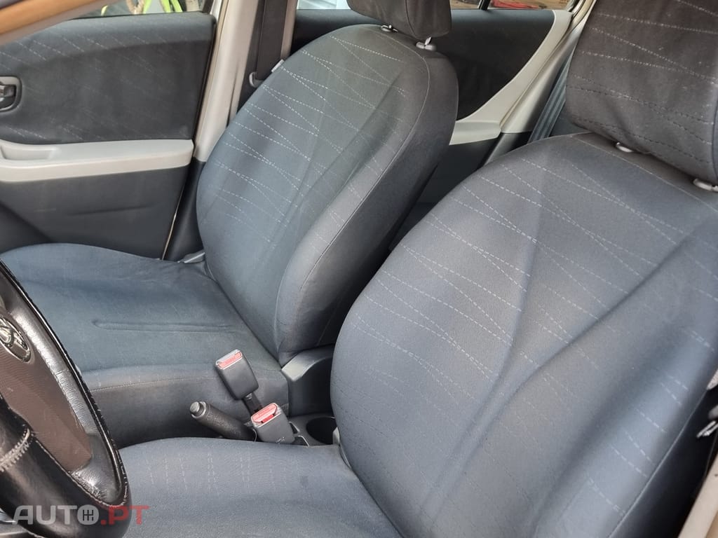 Toyota Yaris 1.0 VVT-i