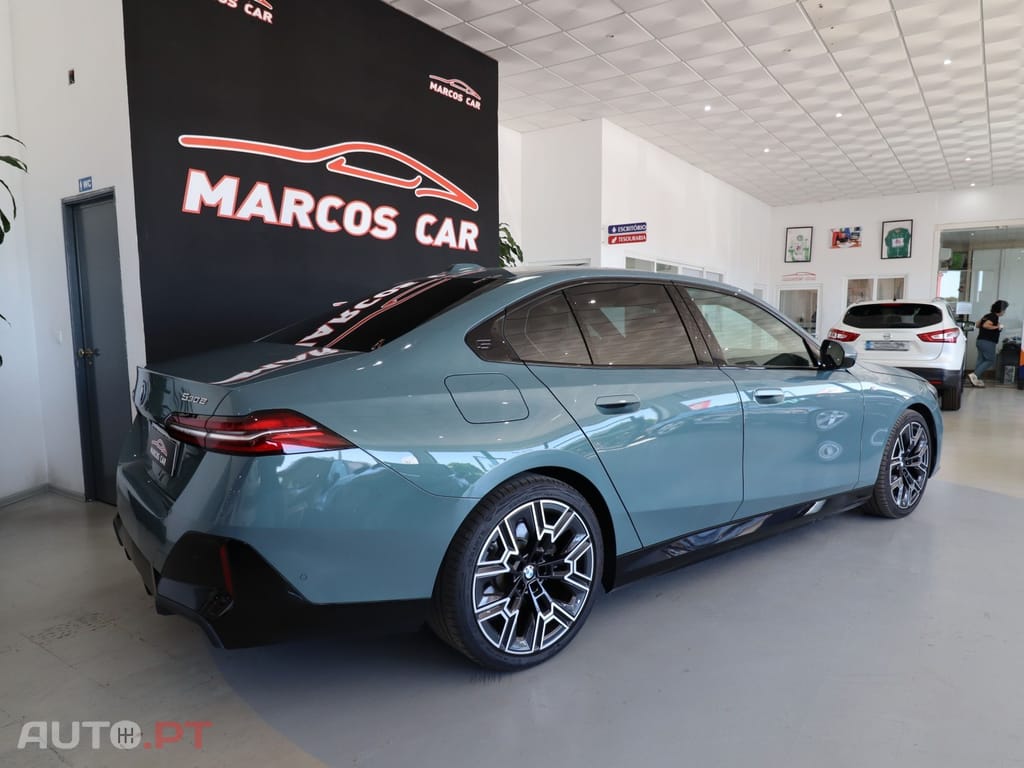 BMW 530 e Pack Desportivo M